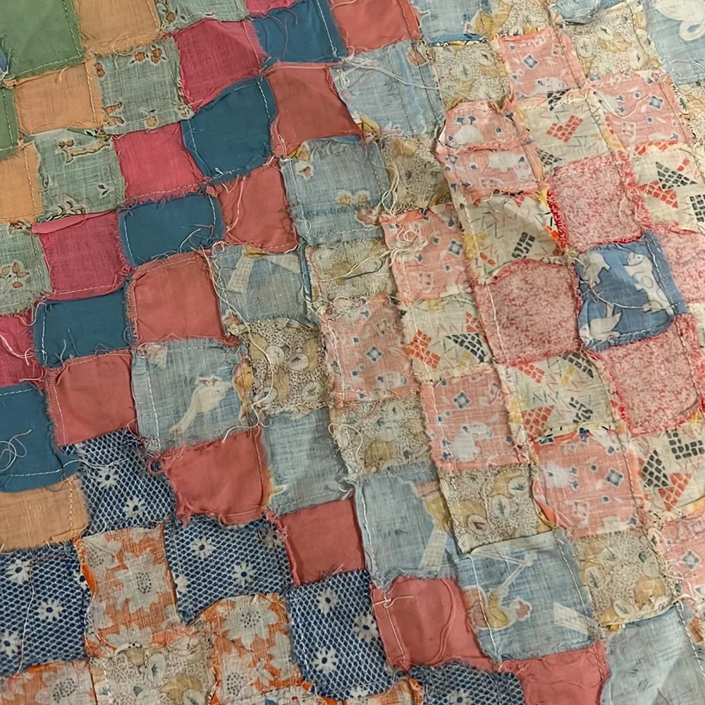 Gorgeous small square quilt topper vintage hand sewn 38” x 52”